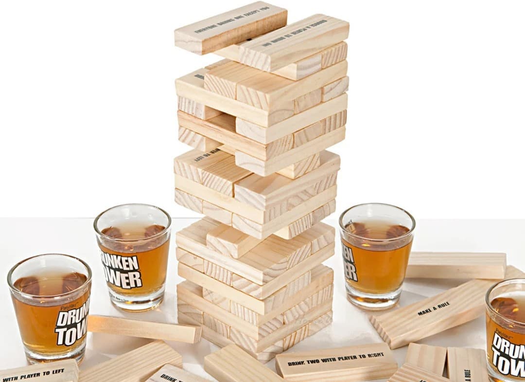 Jenga věž dřevěná se 4 skleničkami na shoty - společenská párty hra pro 2 - 4 hráče - náhled 2
